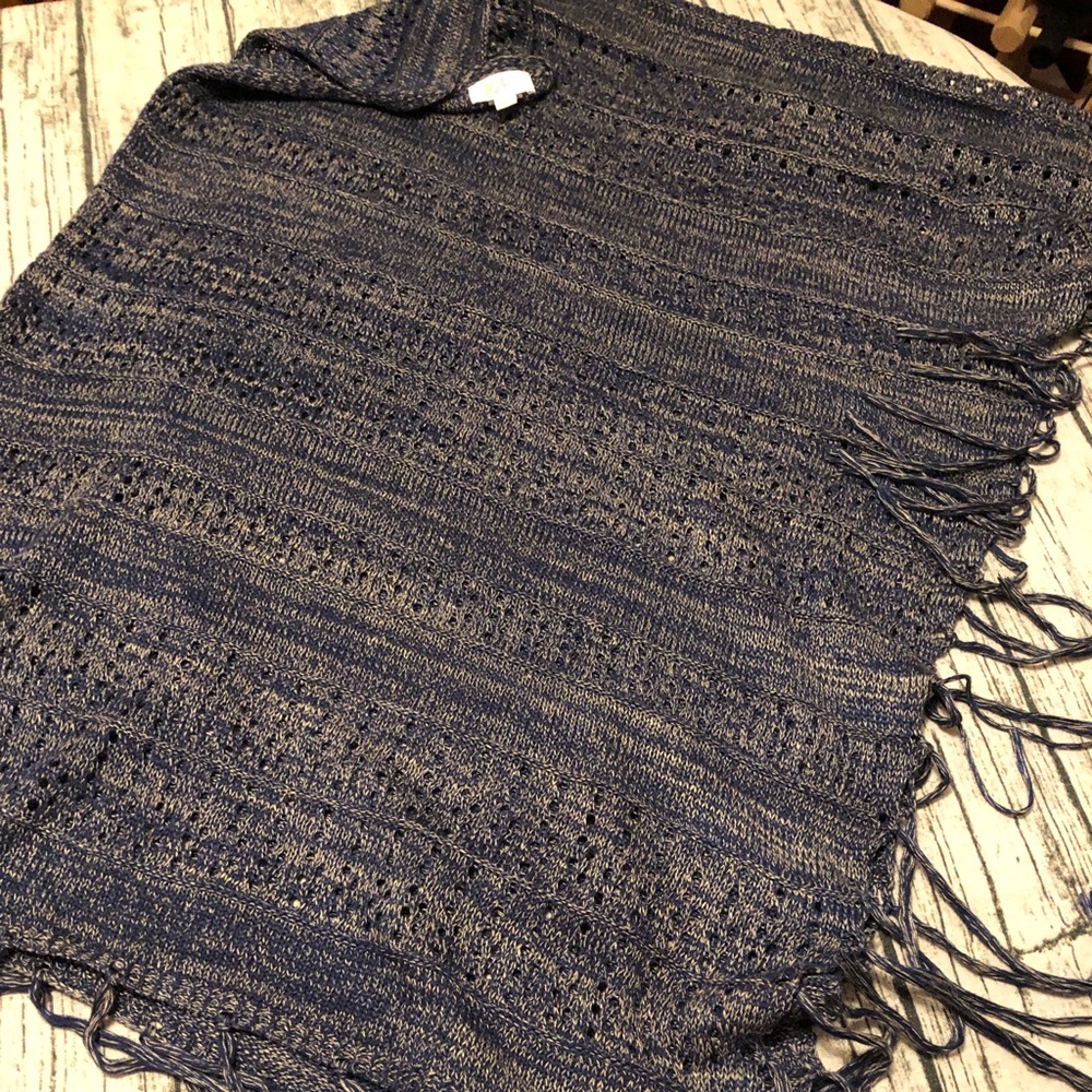 EUC LuLaRoe Mimi Shawl